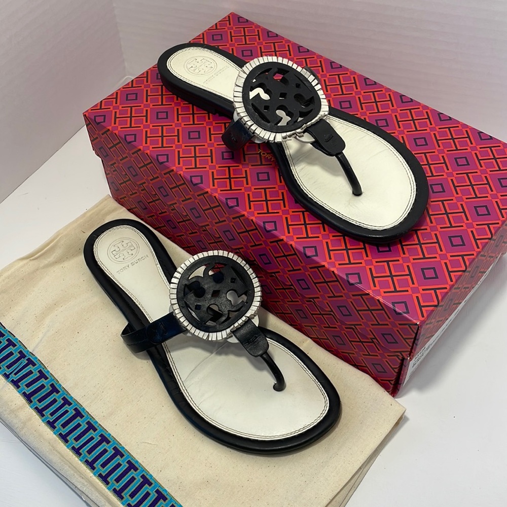 Tory Burch Miller Fringe Sandal Black White leather Flat Thong Box Logo size 8.5